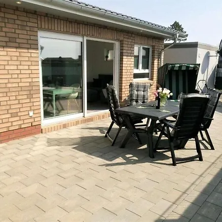 Dom wakacyjny In With Swimming Pool *